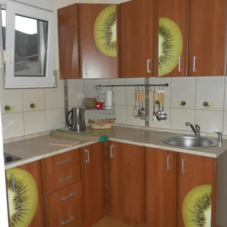 דירה Dom Cara Lazara 3 Etazh S Terrasoi I Otdel'nym Vkhodom500 M Do Moria פודגוריצה