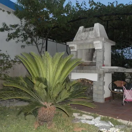 Dom Cara Lazara 3 Etazh S Terrasoi I Otdel'nym Vkhodom500 M Do Moria דירה *